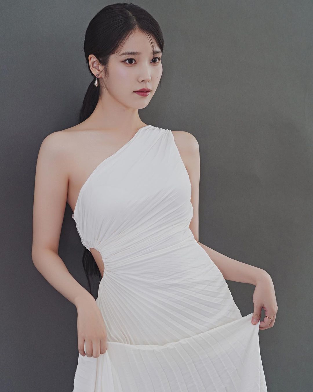 IU's 2024 Season Greetings preview photos