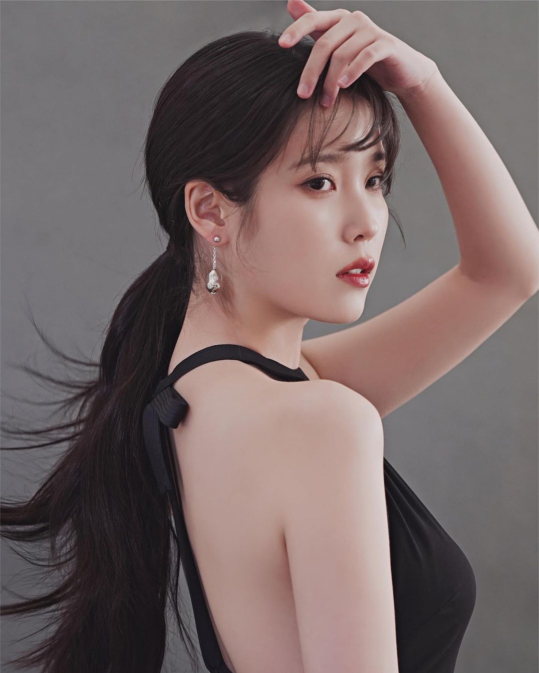 IU's 2024 Season Greetings preview photos